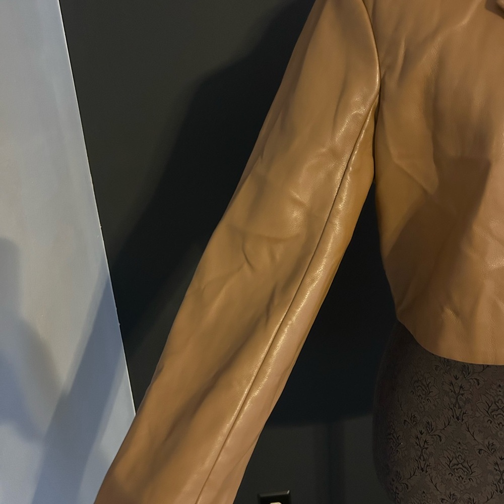 Abercrombie & Fitch Vegan Leather Crop Jacket in Butterscotch NWOT size M - Picture 6 of 9
